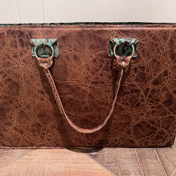 Holy Cow Couture Large Bag Get Outta Dodge - Picture 3 of 8